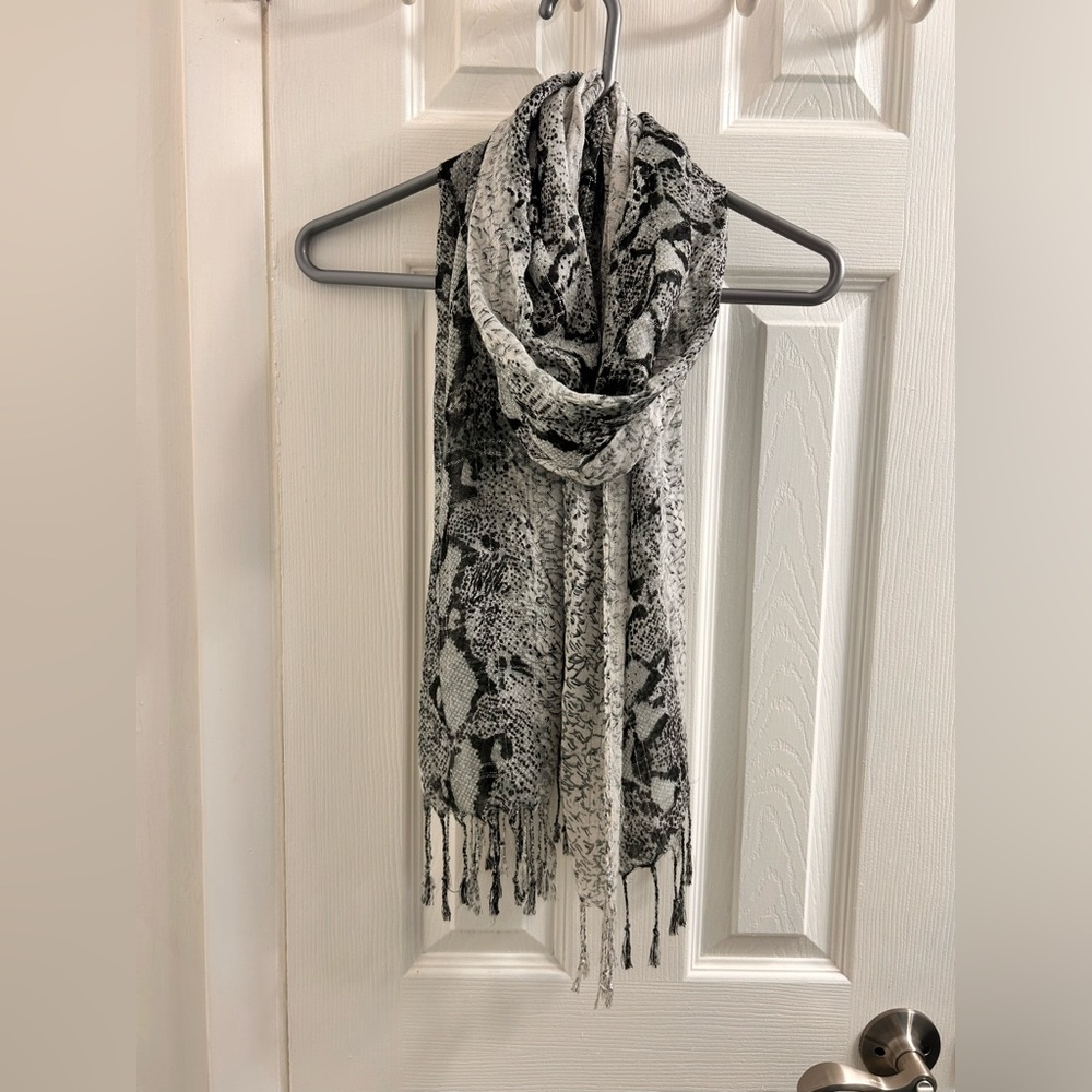 Black and White Patterned Scarf